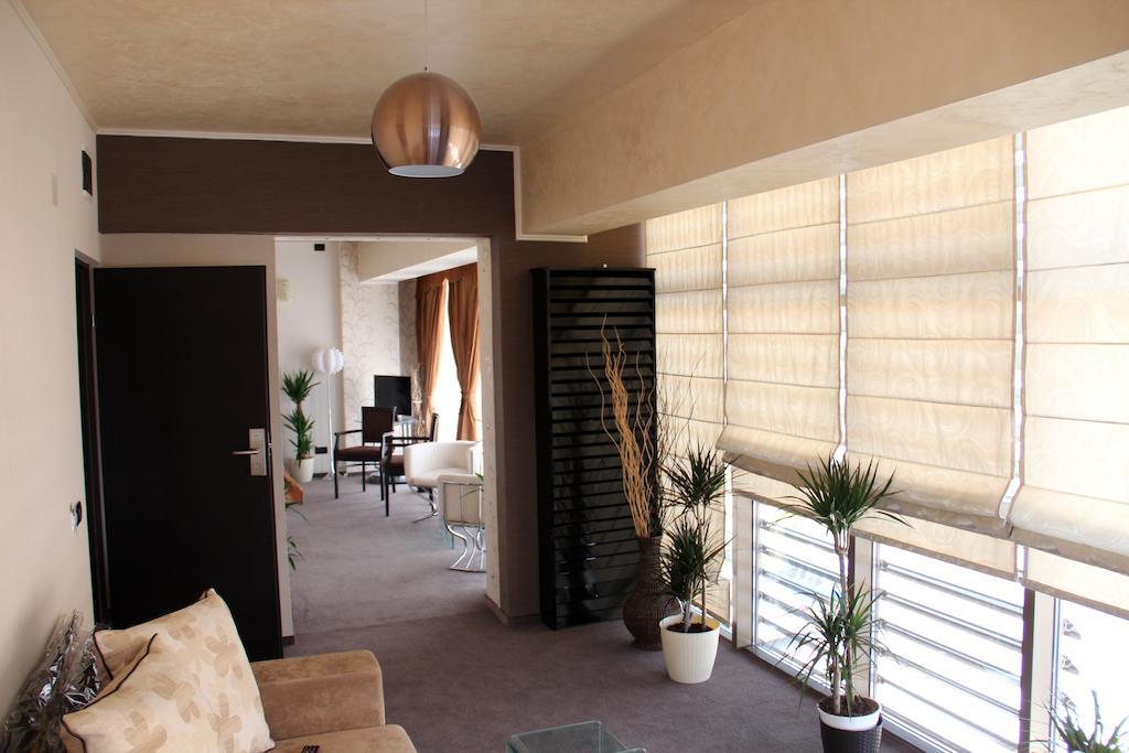 Enigma Pension Târgu Jiu Quarto foto