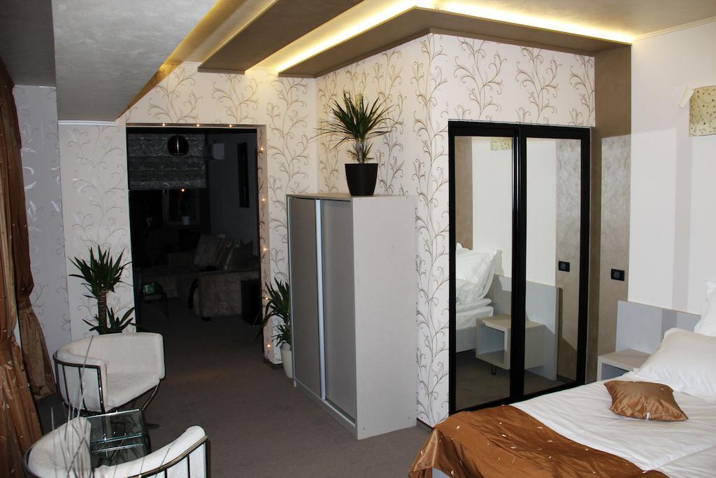 Enigma Pension Târgu Jiu Quarto foto